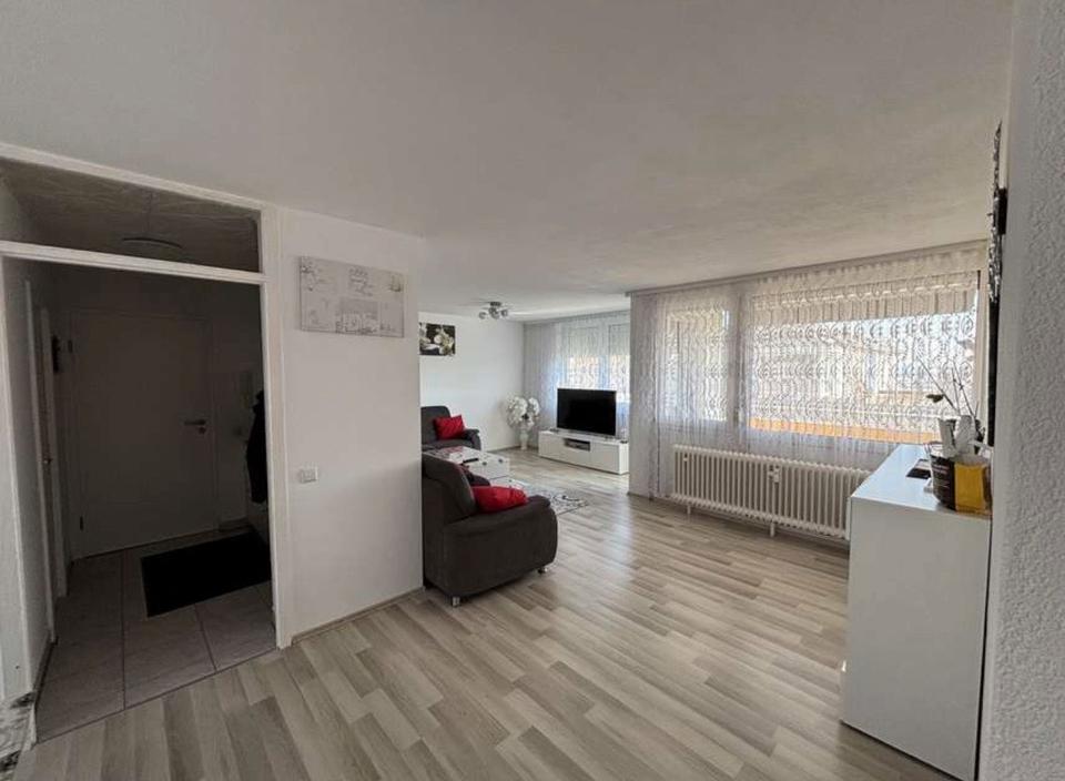 Thumbnail-4-Zimmer Wohnung mit 2 Balkonen in Rottenburg am Neckar