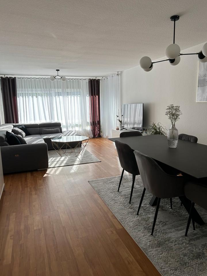 Thumbnail-helle, moderne 2,5- Zimmer- Wohnung mit eigenen Garten