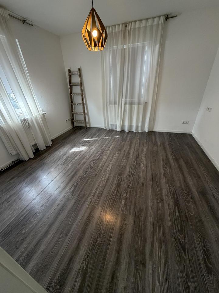 Thumbnail-Helle freundliche 2 Zimmer Wohnung mit Einbauküche und Garten