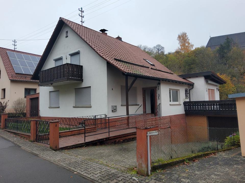Thumbnail-Freistehendes Einfamilienhaus mit Garten in ruhiger Lage