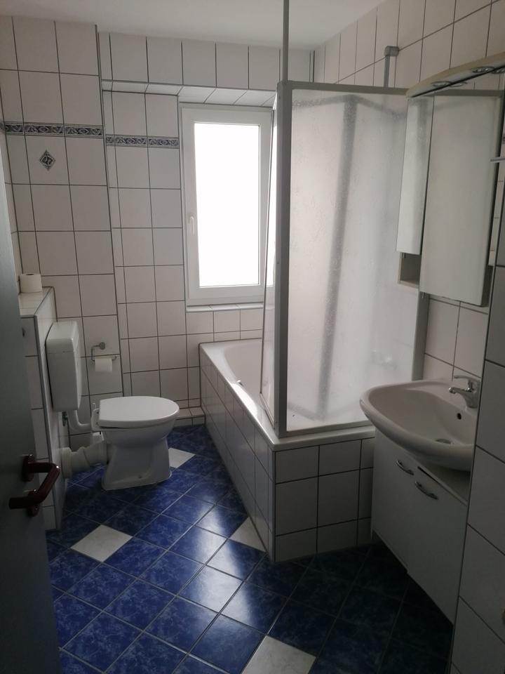 Thumbnail-Moderne, helle 3,5 Zimmer Wohnung mit Einbauküche & Kamin