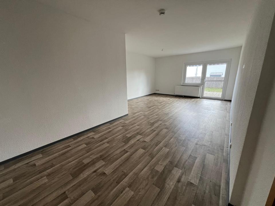 Thumbnail-2-Zimmer-Wohnung mit Terrasse, Garten & Stellplatz