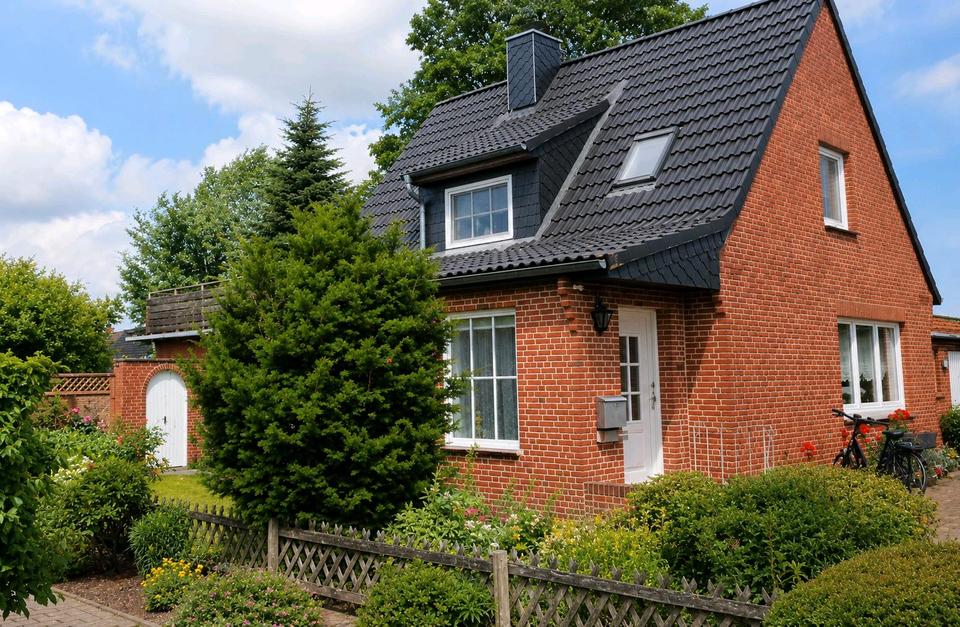 Thumbnail-Wohnen in Husum-Rödemis – Einfamilienhaus mit Garten und Carport