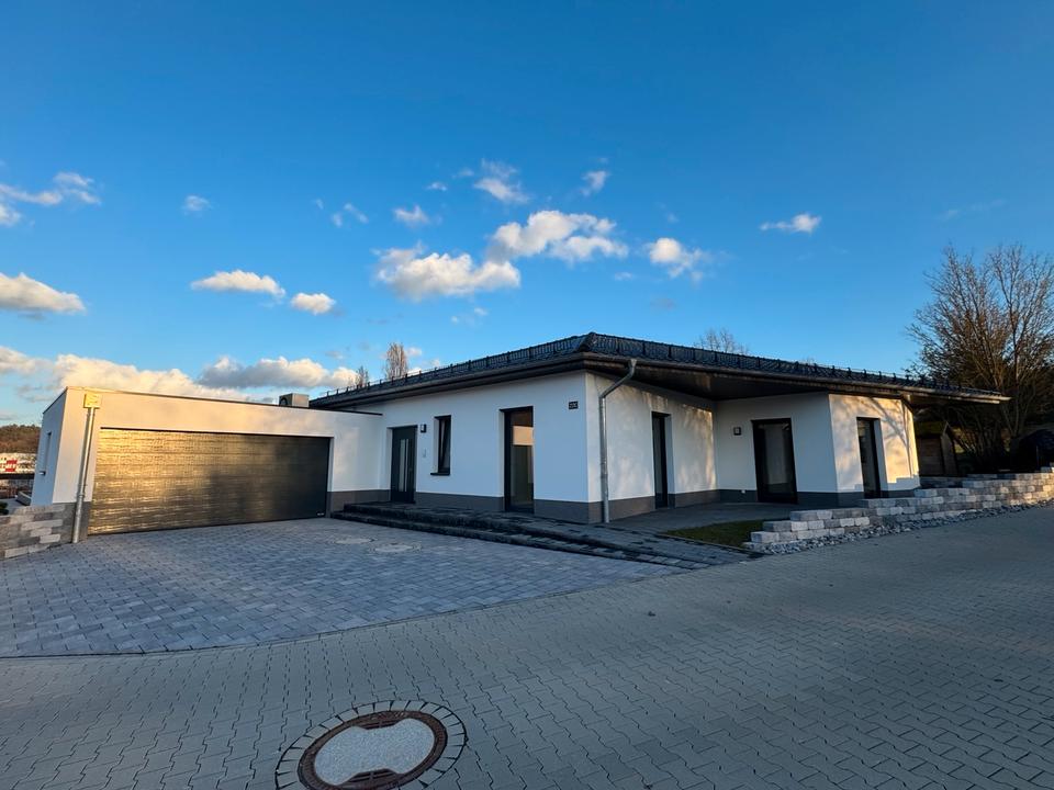 Thumbnail-Erstbezug – Neubau-Bungalow mit Doppelgarage und Terrasse in BW