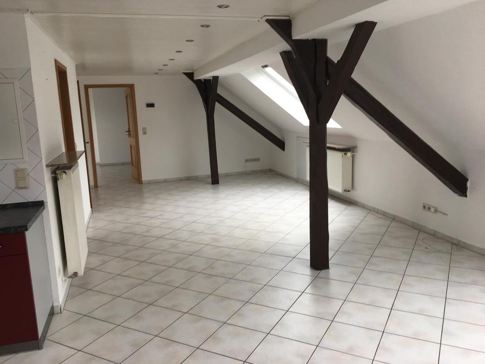 Thumbnail-Charmante 2,5-Zimmer-Dachgeschosswohnung (78 m²) in St. Arnual