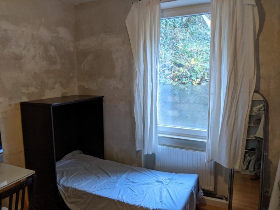 Thumbnail-möbliertes WG Zimmer frei