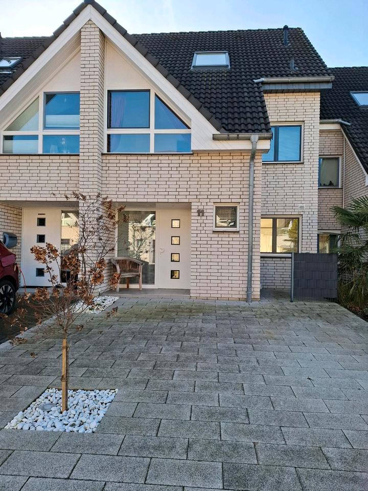 Thumbnail-Doppelhaushälfte in Niederkassel-Lülsdorf