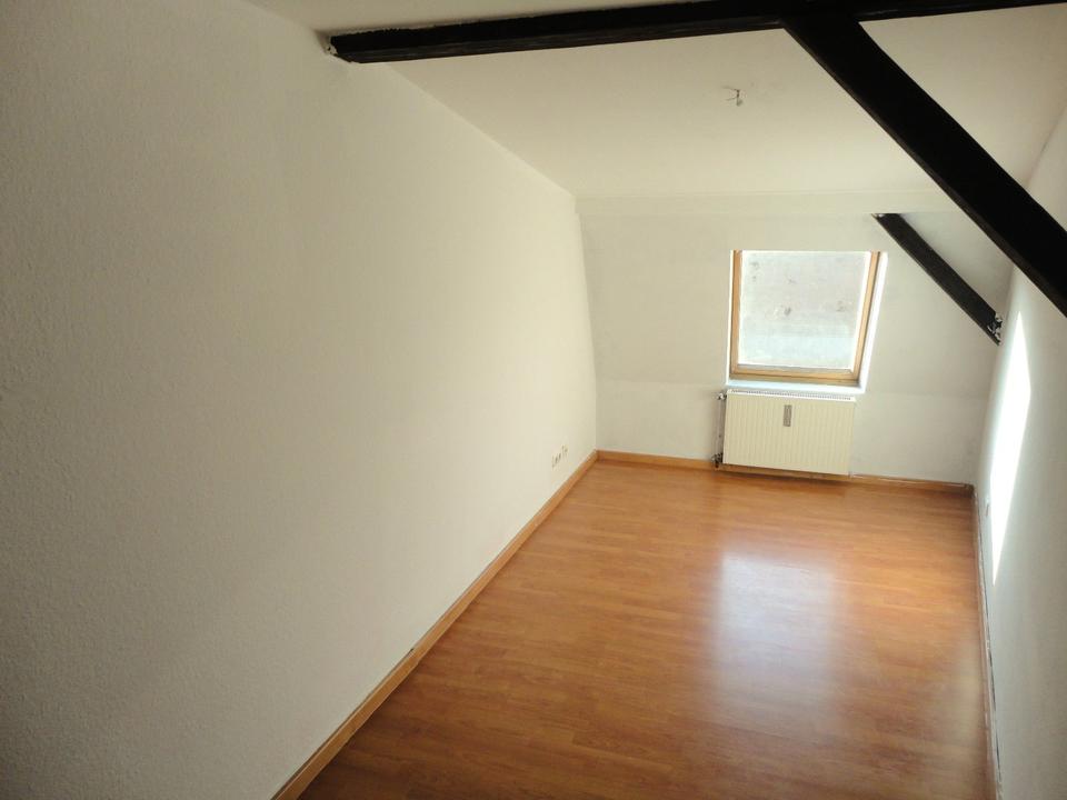 Thumbnail-Gemütliche 3-Zimmer Dachwohnung in Magdeburg – WG-geeignet