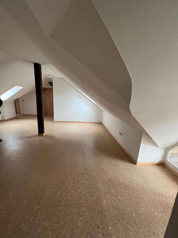 Thumbnail-geräumige Dachgeschoss Wohnung im Herzen von Hessisch Oldendorf
