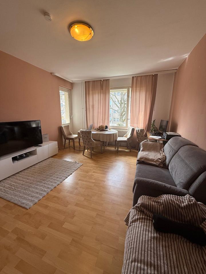 Thumbnail-Zwei Zimmer zur Untermiete, warm, 875,00 €, bevorzugt an Frauen