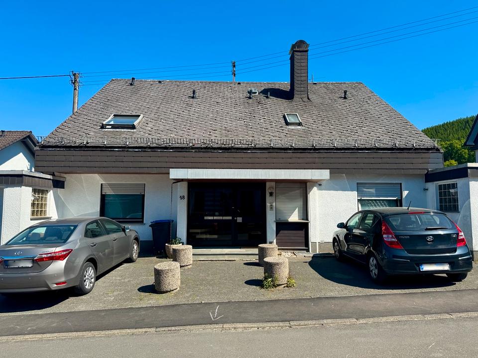 Thumbnail-Gepflegtes Dreifamilienhaus in ruhiger Grünlage in Siegen