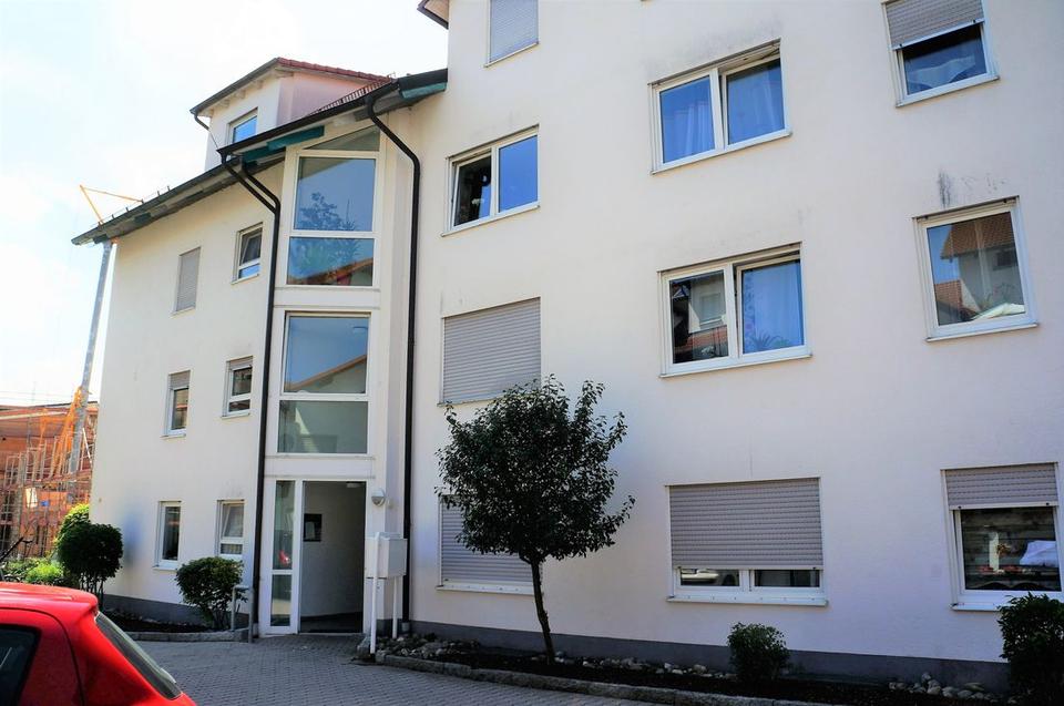 Thumbnail-Moderne 2-Zimmer-Dachgeschosswohnung mit Garage in Dillingen