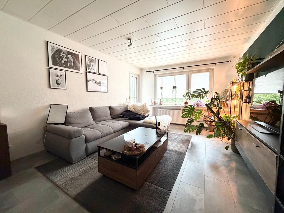 Thumbnail-Großzügige 2,5-Zimmer Wohnung in bevorzugter Lage mit Balkon