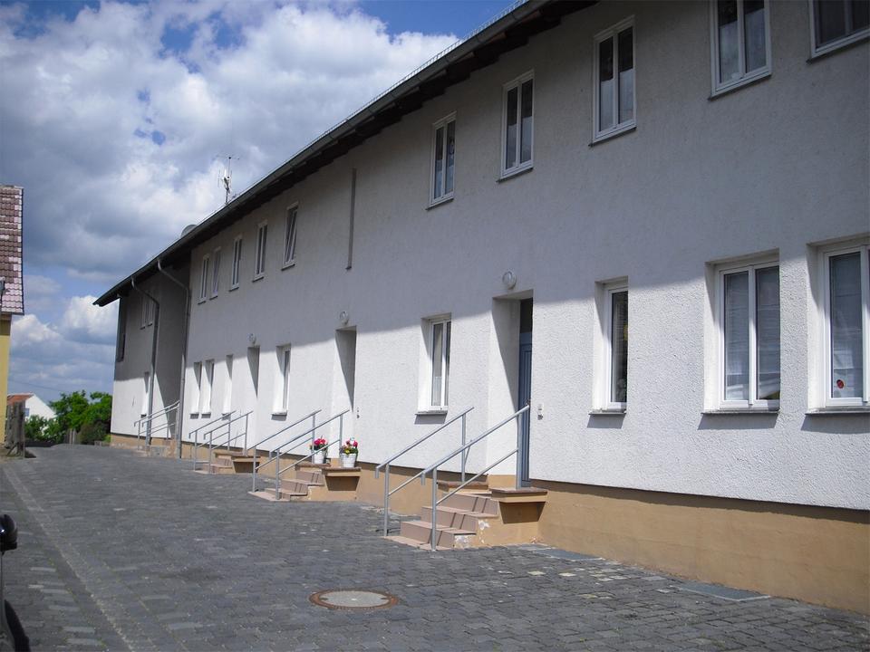 Thumbnail-2 Raum Wohnung mit Wohnberechtigungsschein, ruhige Lage & Ausblick zu vermieten!