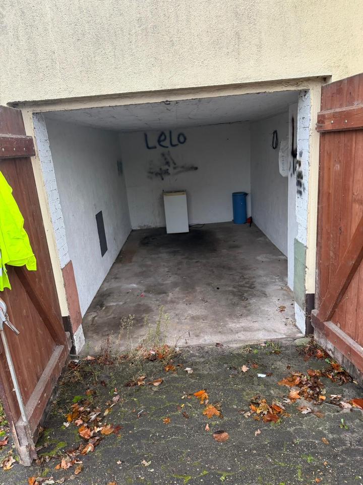 Thumbnail-Garage in zentraler und gut erreichbarer Lage zu vermieten.