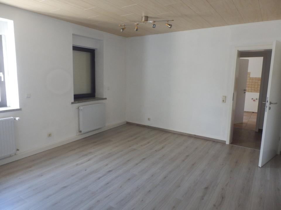 Thumbnail-Sonnige schöne sanierte 2 Zimmer Wohnung