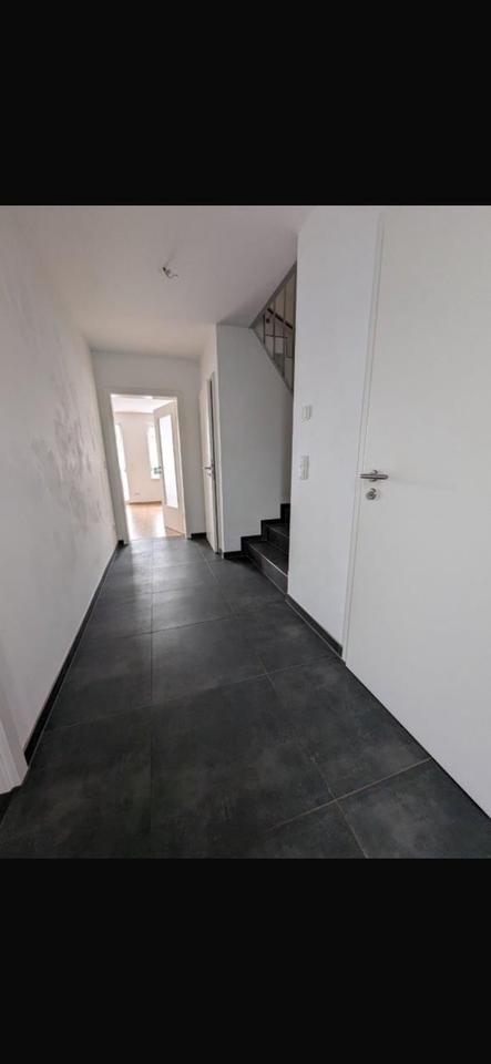 Thumbnail-Geräumiges 4-Zimmer Einfamilienhaus