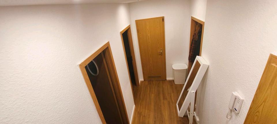 Thumbnail-3-Zimmer-Wohnung, 5. OG, möbliert, EBK, Wanne