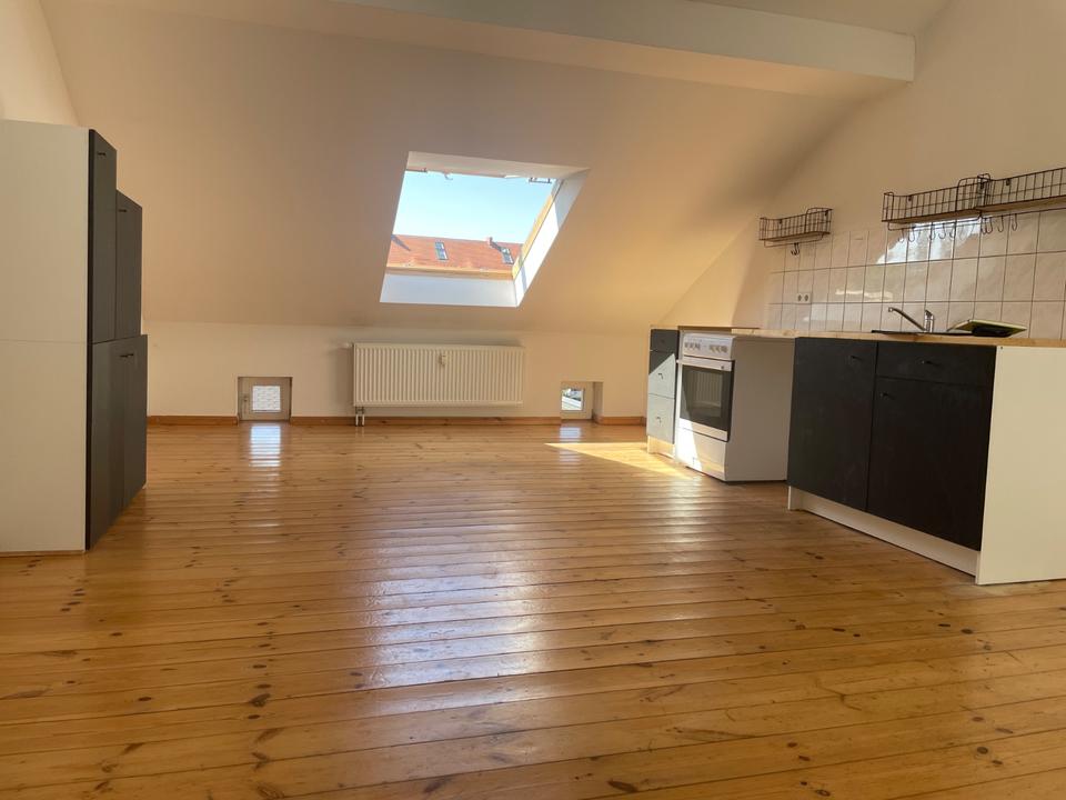 Thumbnail-Helle 1,5-Zimmer Dachgeschosswohnung - ab sofort