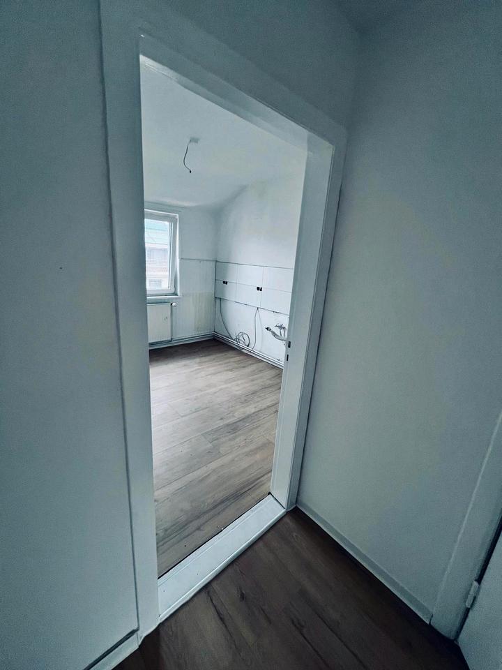 Thumbnail-3 Zimmer DG Wohnung mit Keller in Bremen-Walle sofort Frei