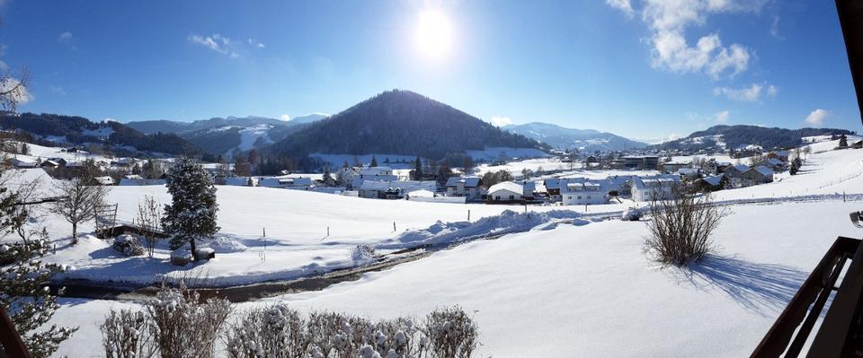 Thumbnail-Ferienwohnung Frühstück Allgäu Winterurlaub Schnee Skifahren