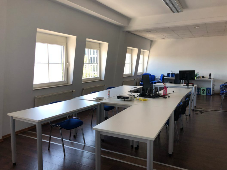 Thumbnail-Hochwertige Bürofläche (146 qm) im 3. OG (Stilaltbau), innenstadtnahe Hanauer Landstraße