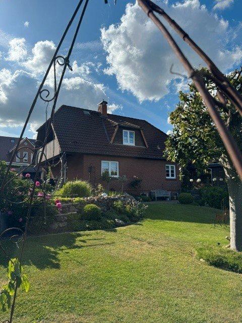 Thumbnail-Gepflegtes Einfamilienhaus mit Traumgarten in Bordesholm
