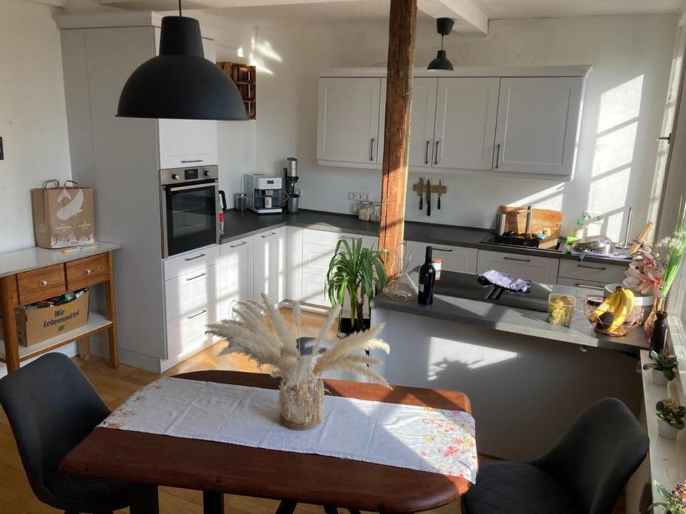 Thumbnail-Schöne Altbauwohnung mit Fernblick