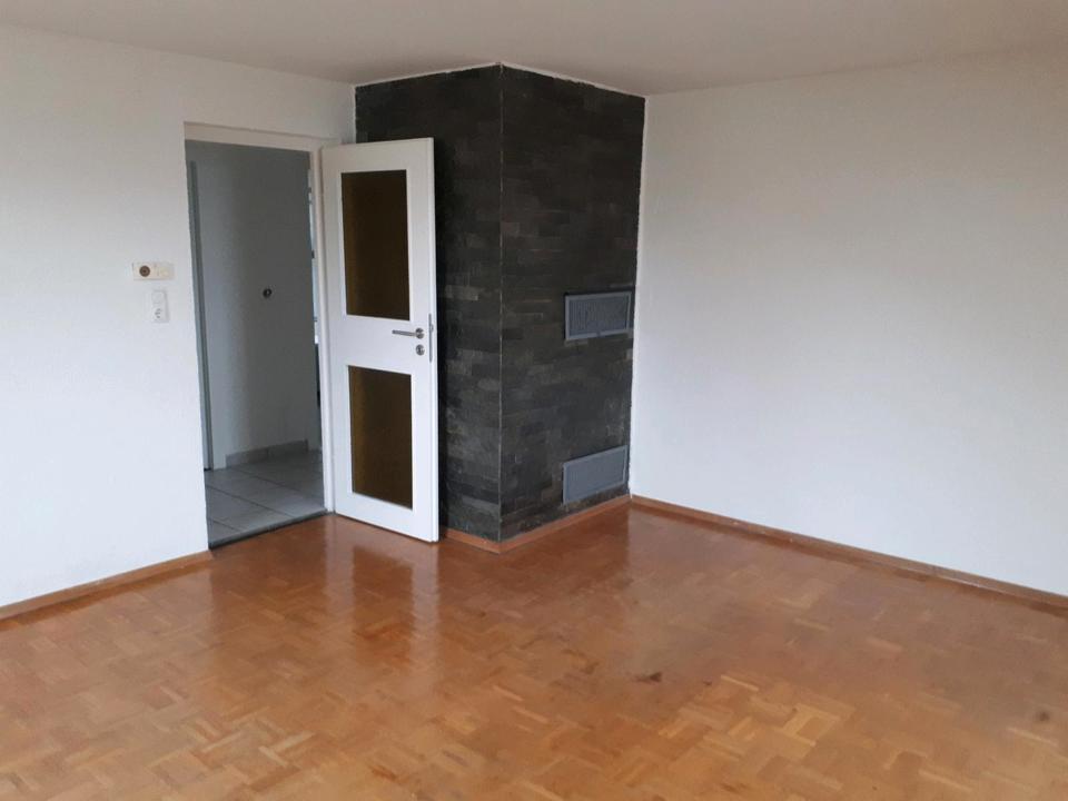 Thumbnail-Charmante 2 Zimmer DG Wohnung in Aalen Grauleshof mit Einbauküche