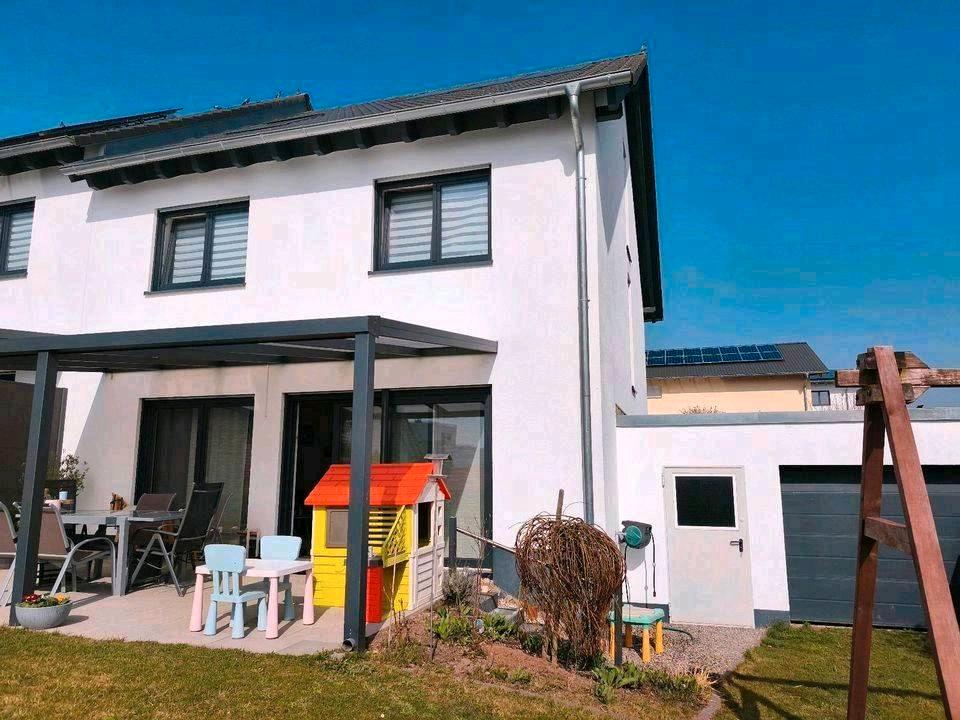 Thumbnail-Moderne Doppelhaushälfte zu verkaufen in Hilzingen (Haus DHH)