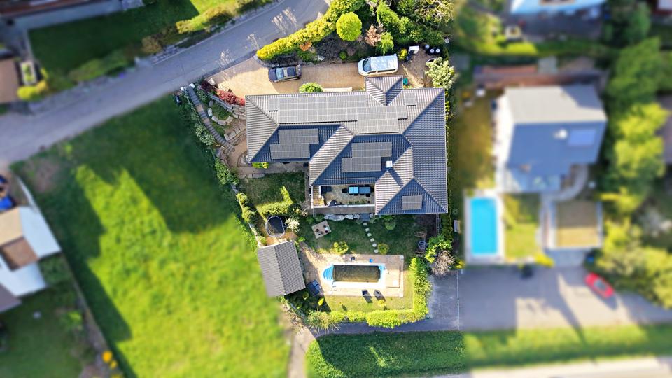 Thumbnail-Mediterraner Wohntraum am Hohenstaufen: Exklusives Familienhaus mit Pool (ohne ELW)