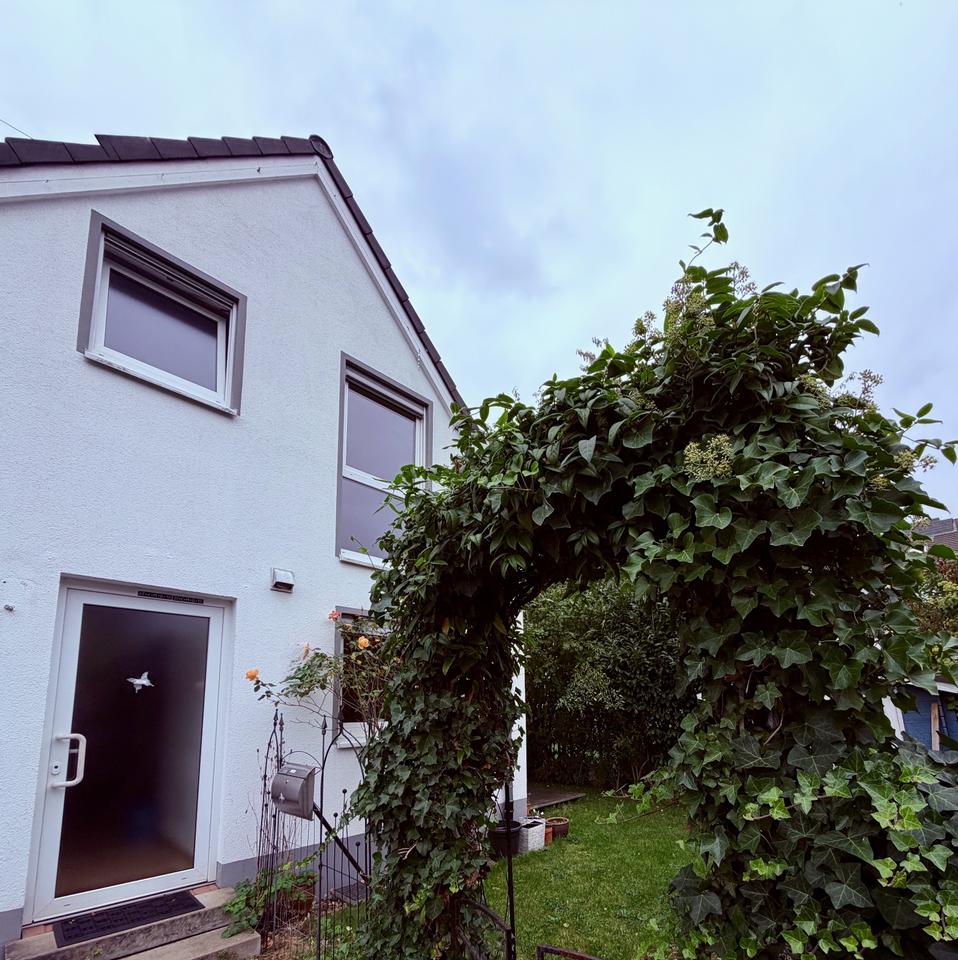 Thumbnail-Einfamilienhaus mit Garten und Garage