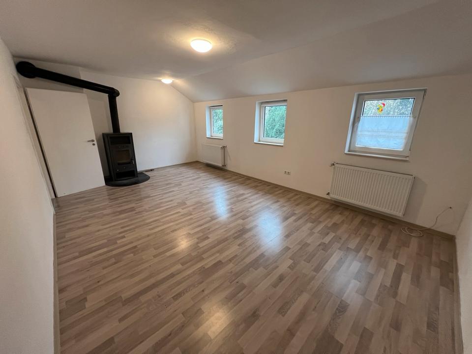 Thumbnail-3,5 Zimmer Wohnung 90qm2 zum 01.01.26 zu vermieten zentral