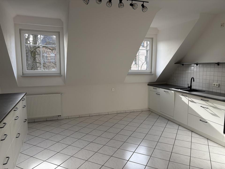 Thumbnail-Moderne,großzügig geschnittene 2 Zimmer Wohnung in bischmisheim