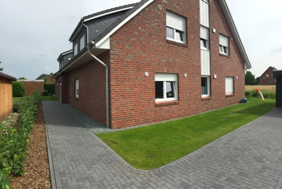 Thumbnail-Großzügige 2-Zimmer Wohnung im Erdgeschoss