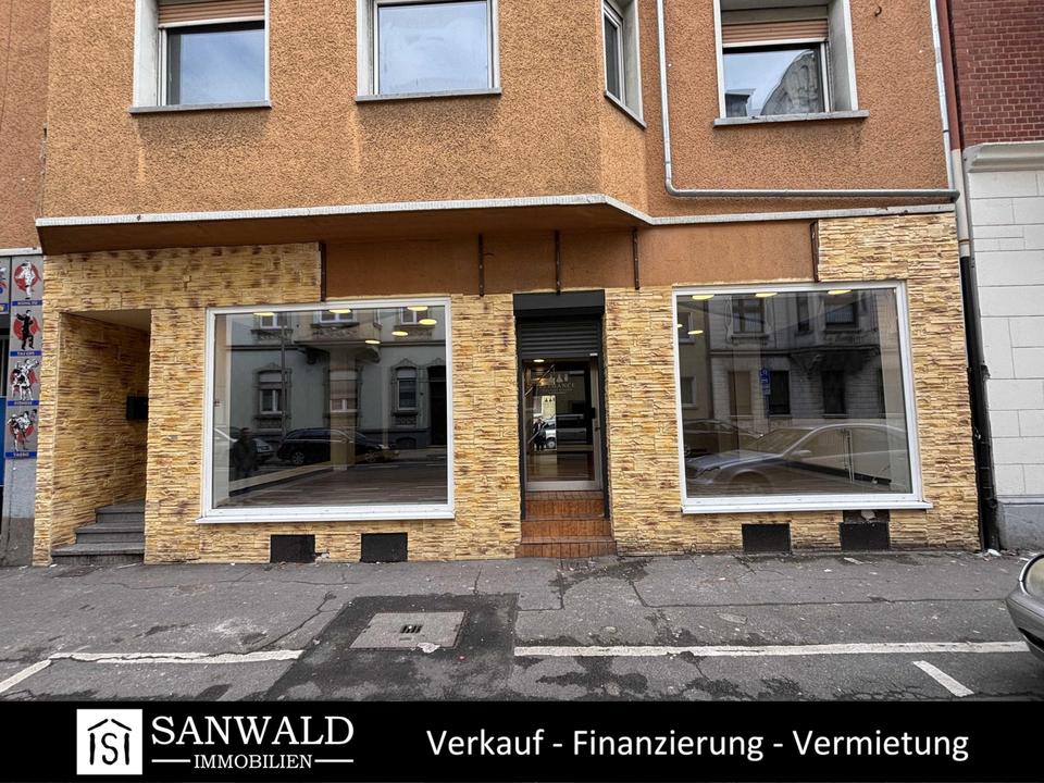 Thumbnail-Ladenlokal mit großer Schaufensterfront