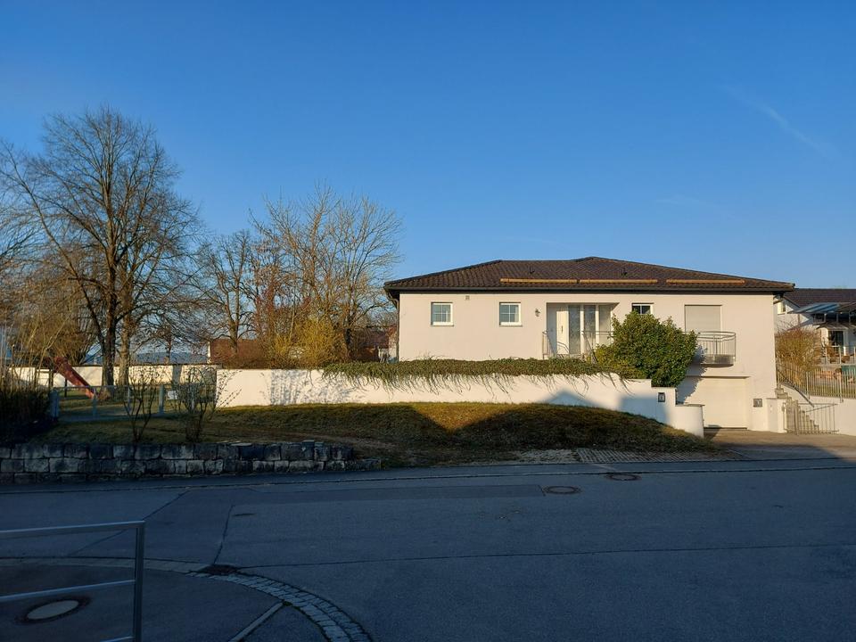 Thumbnail-Exklusives Haus mit 7 Zimmern und 270 m² Wohnfläche in KelheimHe