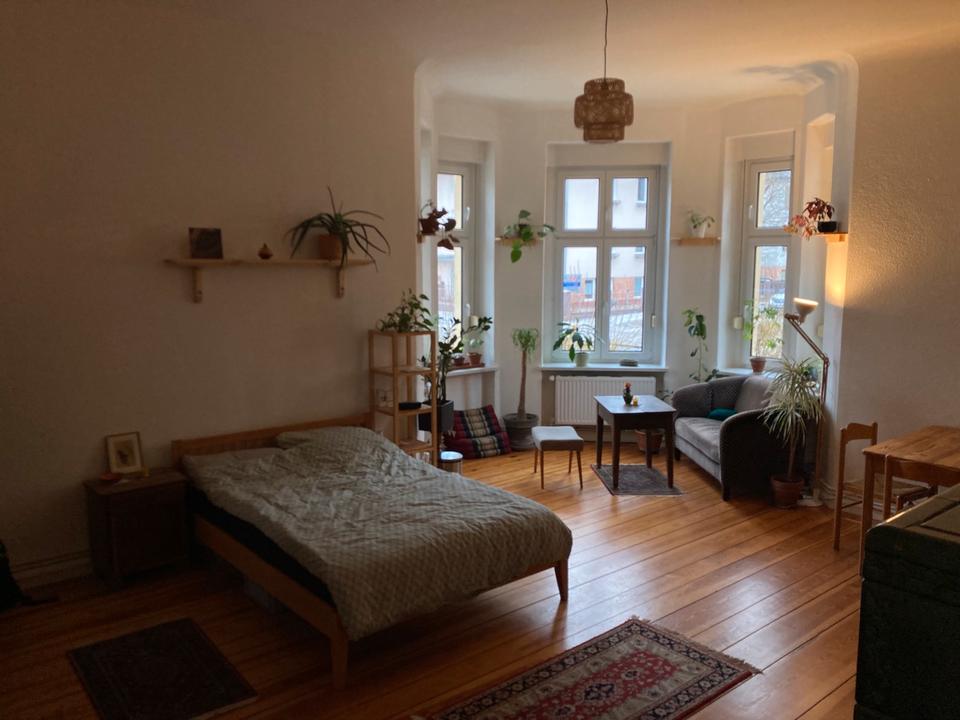 Thumbnail-Großes helles Zimmer zur Untermiete (530-580€ warm)