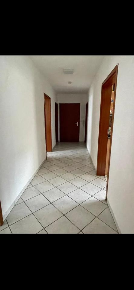 Thumbnail-Schöne gut geschnittene 3,5 Zimmer Wohnung