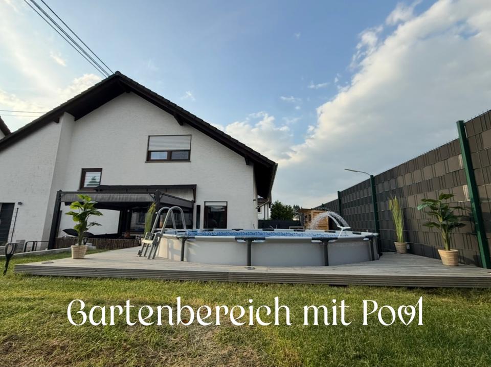 Thumbnail-Modernes freistehendes Einfamilienhaus mit Pool zu verkaufen