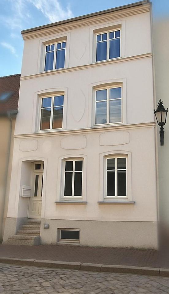 Thumbnail-voll vermietetes Mehrfamilienhaus in Wismar zu verkaufen