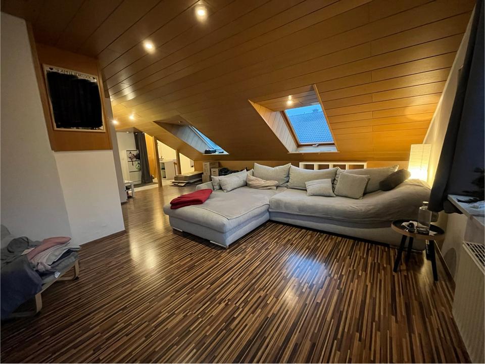 Thumbnail-Schöne 4-Zimmer Dachgeschosswohnung zu vermieten!