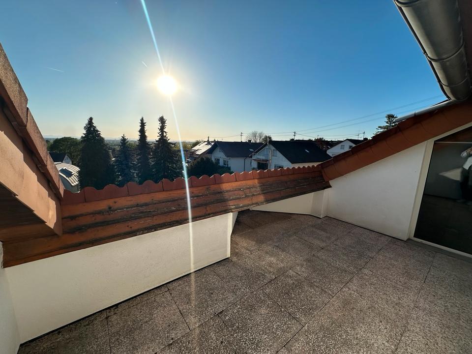 Thumbnail-Frisch sanierte, helle 2,5 Zi WHG mit Dachterrasse und EBK