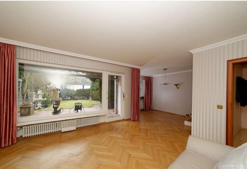 Thumbnail-++ Sonniges 4-6-Zimmer-RMH in bester Lage von Frankfurt-Hausen ++