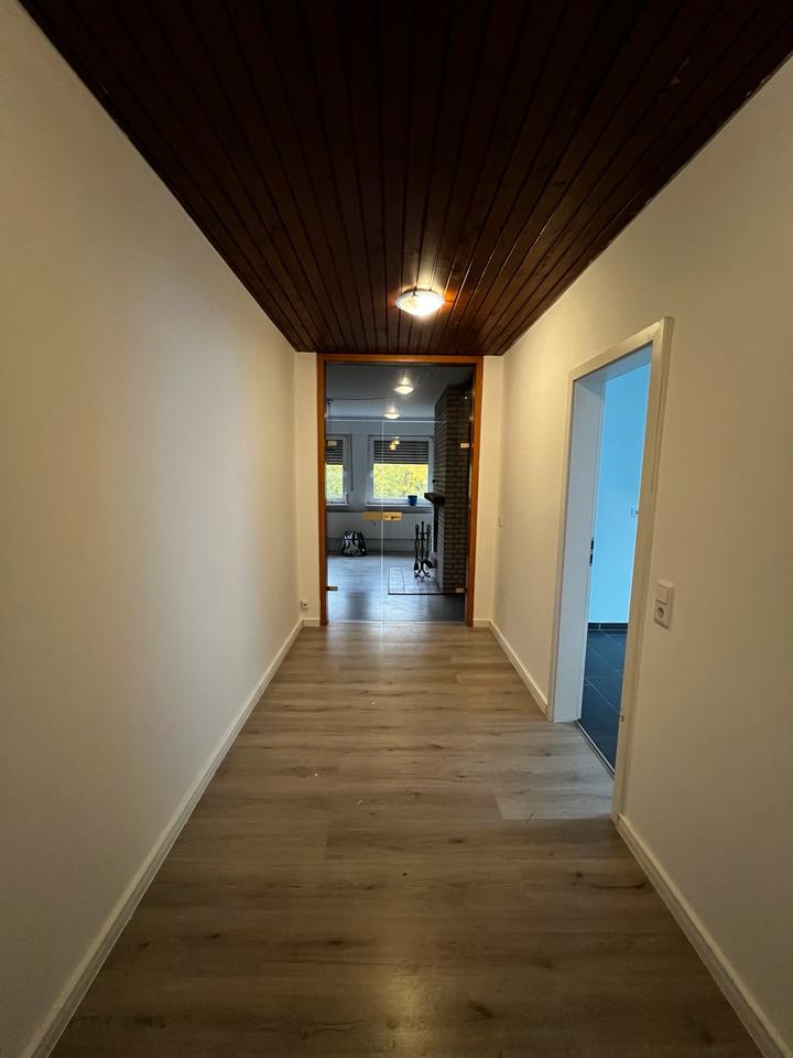 Thumbnail-Große Wohnung mit Kamin zu vermieten!