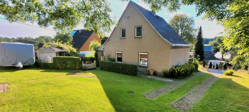 Thumbnail-Baufälliges Haus mit Grundstück