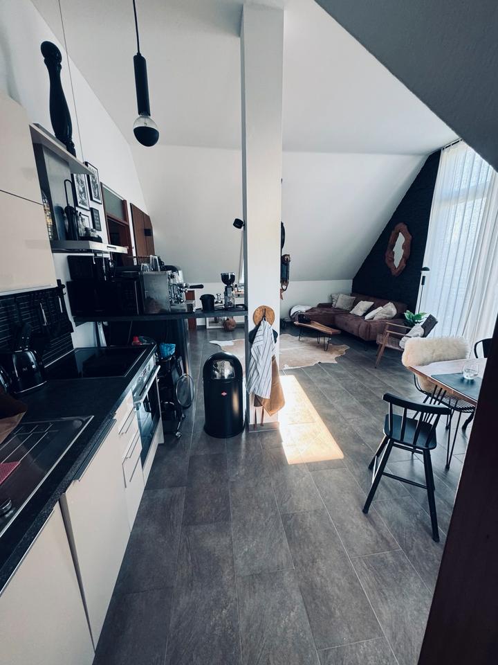 Thumbnail-Exklusive Galerie Dachwohnung 2 Zimmer purer Stil.