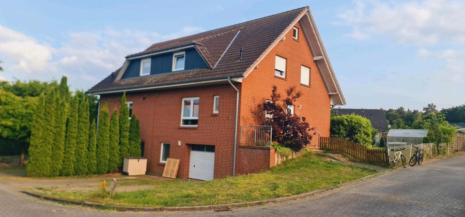 Thumbnail-Moderne Doppelhaushälfte mit großem Garten