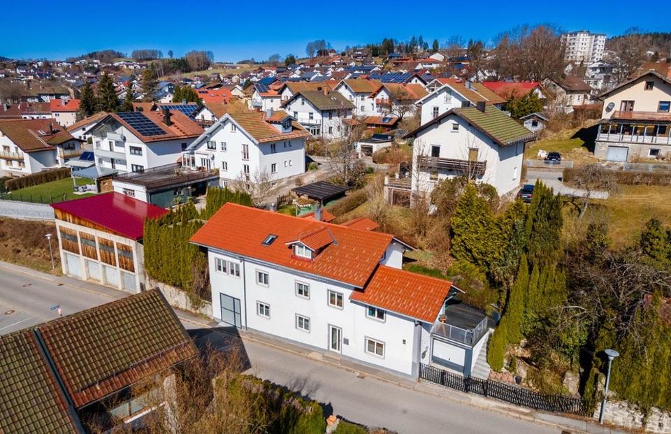 Thumbnail-Zweifamilienhaus mit zwei Wohneinheiten, 215 m² – Regen