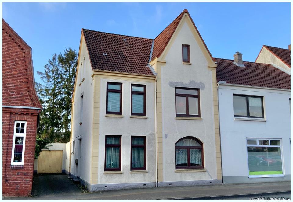 Thumbnail-HUSUM ZENTRUM: Sanierungsbedürftiges Stadthaus mit 2 Wohnungen, Westgarten, Balkon und Garage!